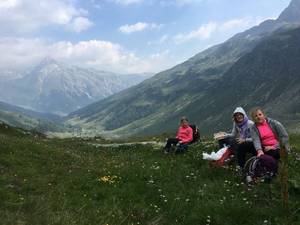 Bild Wanderung mit Mädchen
